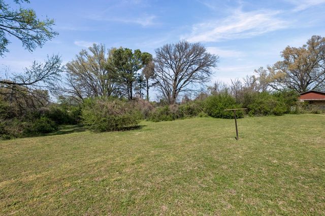 668 WESTVIEW RD, Memphis, TN 38109