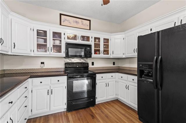 731 River Drive, Kansas City, KS 66111