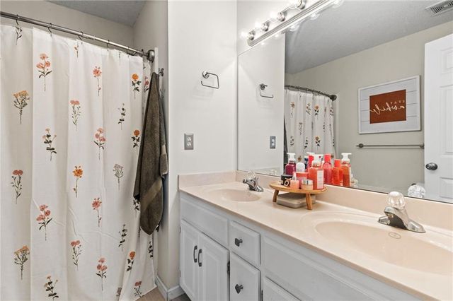 731 River Drive, Kansas City, KS 66111