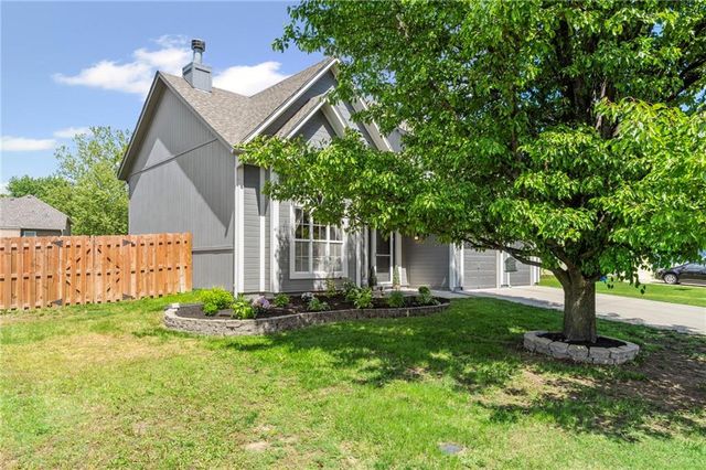 731 River Drive, Kansas City, KS 66111