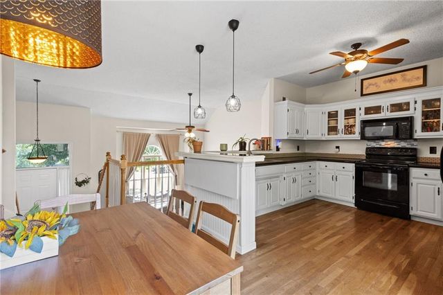 731 River Drive, Kansas City, KS 66111