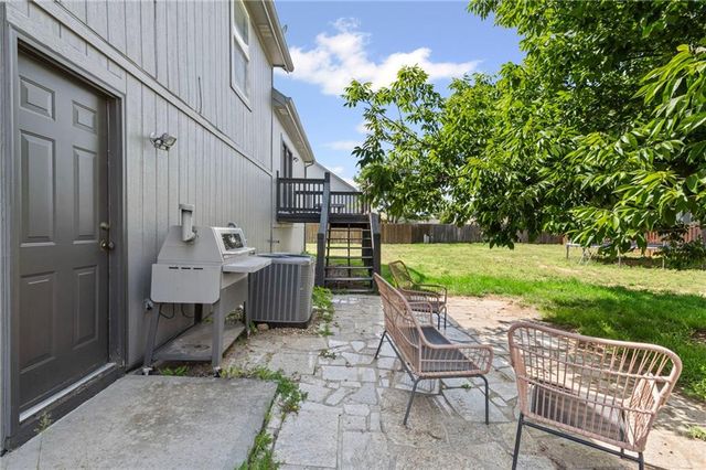 731 River Drive, Kansas City, KS 66111