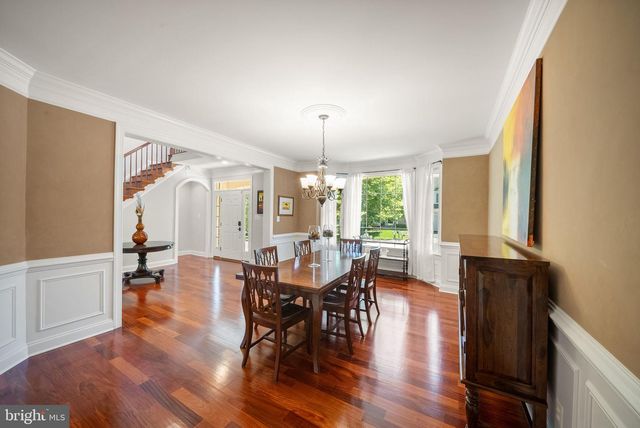 43916 RIVERPOINT DR, Leesburg, VA 20176
