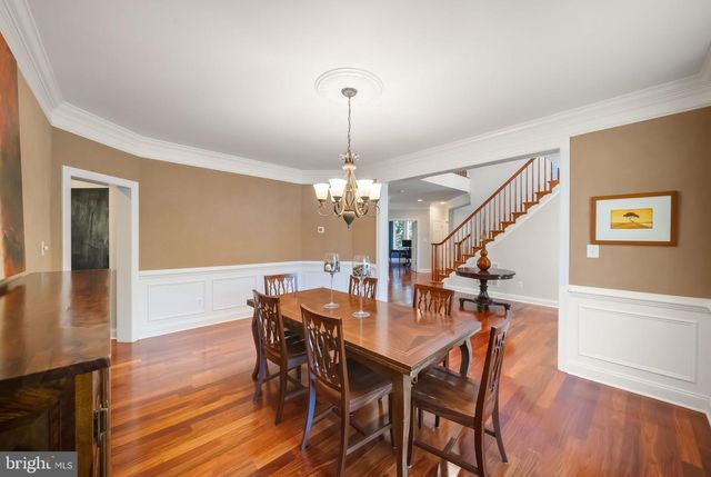 43916 RIVERPOINT DR, Leesburg, VA 20176