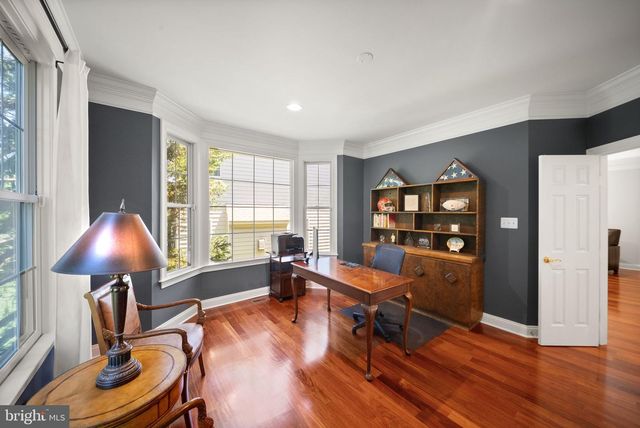 43916 RIVERPOINT DR, Leesburg, VA 20176