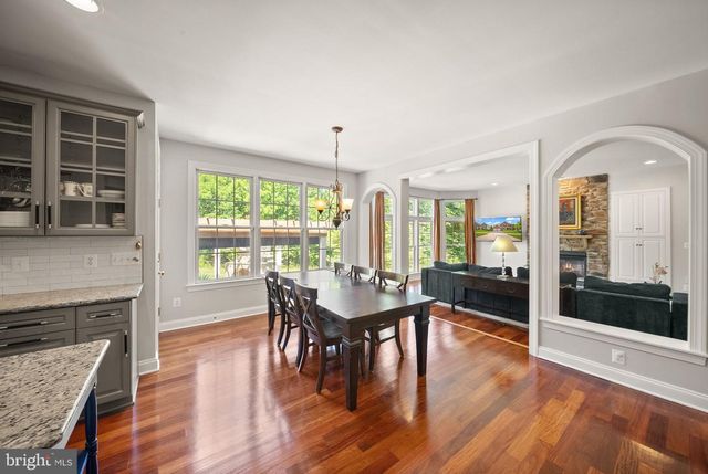43916 RIVERPOINT DR, Leesburg, VA 20176