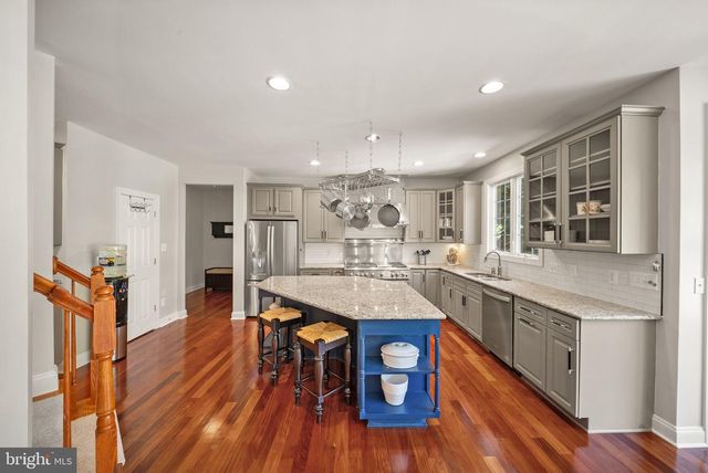 43916 RIVERPOINT DR, Leesburg, VA 20176