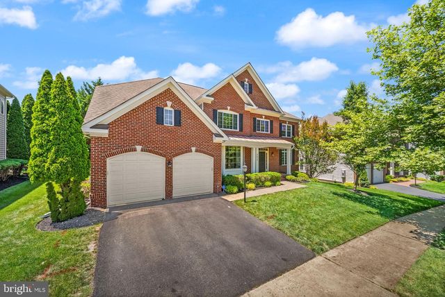 43916 RIVERPOINT DR, Leesburg, VA 20176
