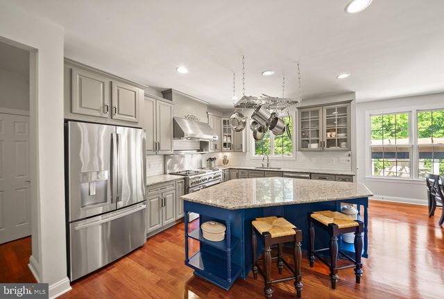 43916 RIVERPOINT DR, Leesburg, VA 20176