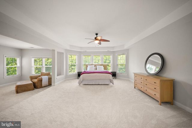 43916 RIVERPOINT DR, Leesburg, VA 20176