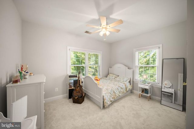 43916 RIVERPOINT DR, Leesburg, VA 20176