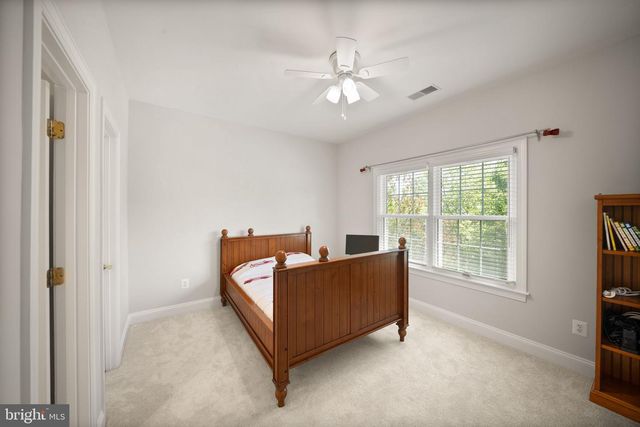 43916 RIVERPOINT DR, Leesburg, VA 20176