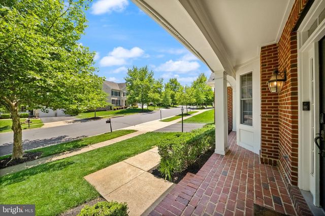 43916 RIVERPOINT DR, Leesburg, VA 20176