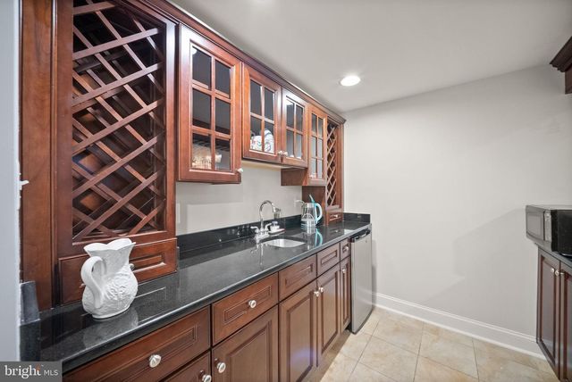 43916 RIVERPOINT DR, Leesburg, VA 20176