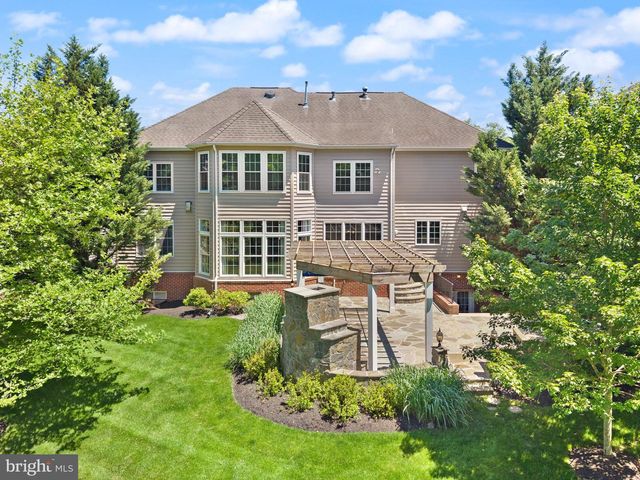 43916 RIVERPOINT DR, Leesburg, VA 20176