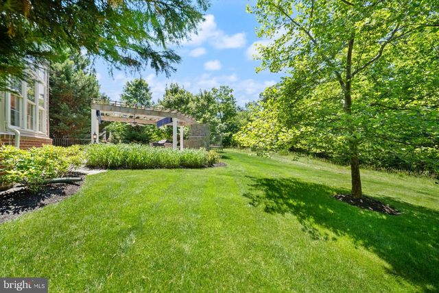 43916 RIVERPOINT DR, Leesburg, VA 20176