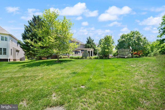 43916 RIVERPOINT DR, Leesburg, VA 20176