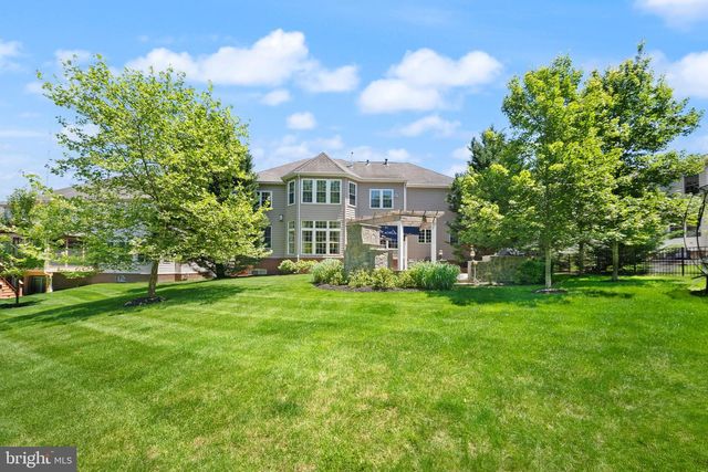 43916 RIVERPOINT DR, Leesburg, VA 20176