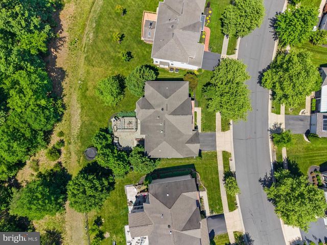 43916 RIVERPOINT DR, Leesburg, VA 20176