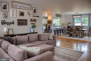 4 LOST CREEK DR, Selinsgrove, PA 17870