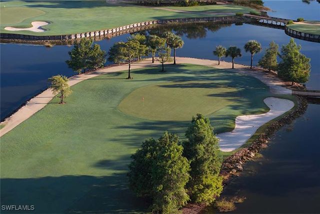 700 Saratoga CIR B-101, Naples, FL 34104