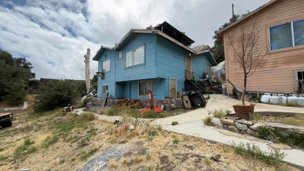 Image 2 of property listing at 37769 Royal Dr., Boulevard, CA 91905