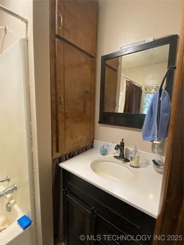 124 Russet Drive, Ardmore, OK 73401