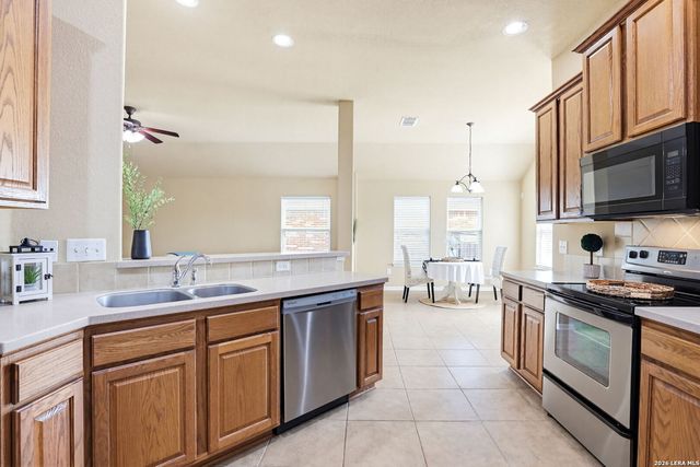 196 Bison Ln, Cibolo, TX 78108