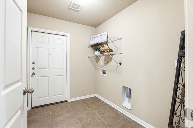 196 Bison Ln, Cibolo, TX 78108