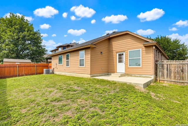 196 Bison Ln, Cibolo, TX 78108