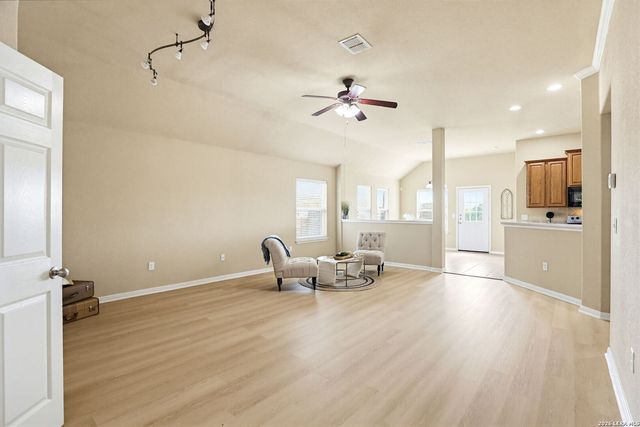 196 Bison Ln, Cibolo, TX 78108