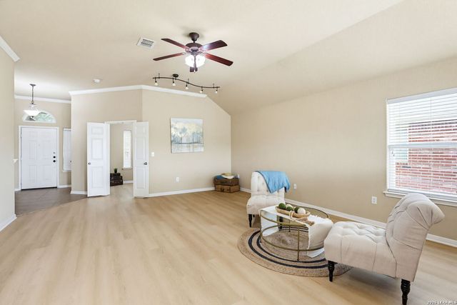 196 Bison Ln, Cibolo, TX 78108