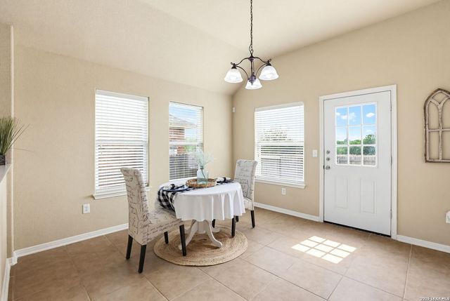196 Bison Ln, Cibolo, TX 78108