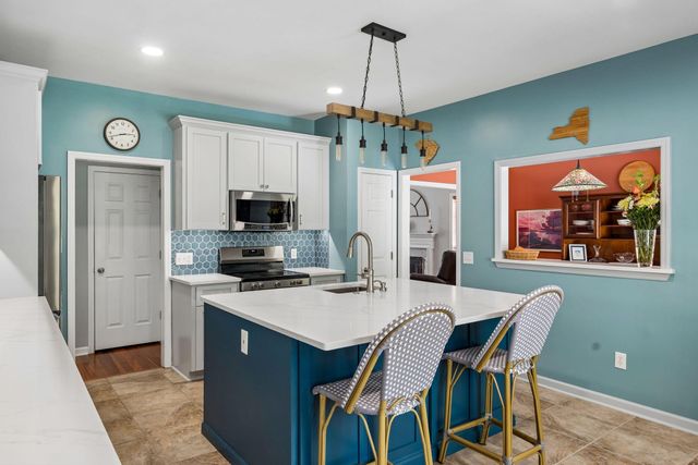 733 Ginglis Way, Mount Pleasant, SC 29464