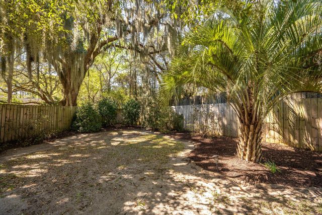 733 Ginglis Way, Mount Pleasant, SC 29464