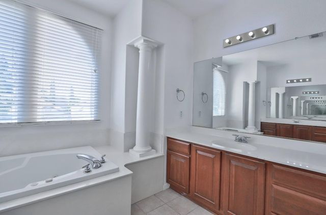 3373 Marina Cove Cir, Elk Grove, CA 95758