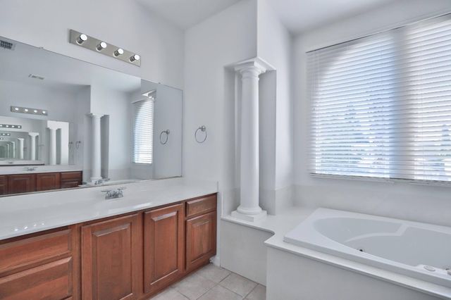 3373 Marina Cove Cir, Elk Grove, CA 95758