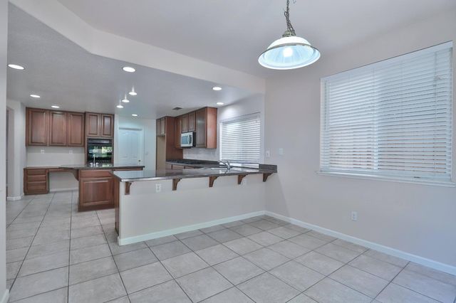3373 Marina Cove Cir, Elk Grove, CA 95758