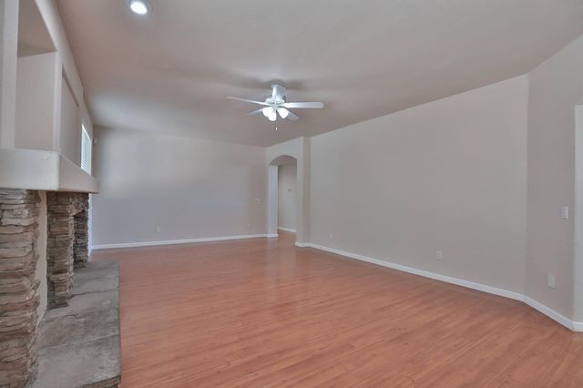 3373 Marina Cove Cir, Elk Grove, CA 95758