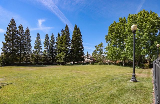 3373 Marina Cove Cir, Elk Grove, CA 95758