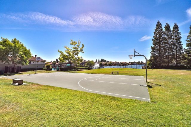 3373 Marina Cove Cir, Elk Grove, CA 95758