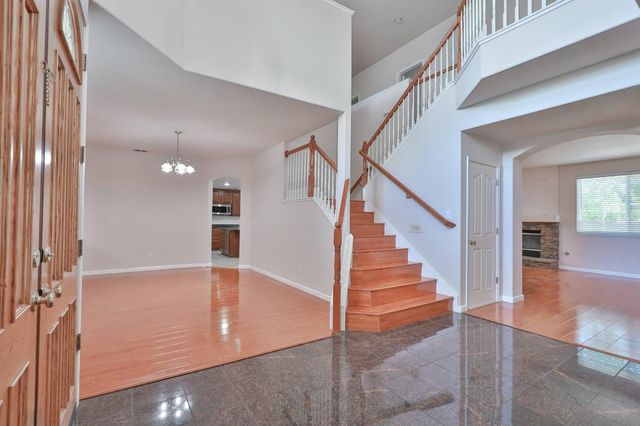 3373 Marina Cove Cir, Elk Grove, CA 95758