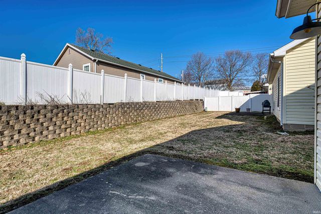 1505 Autumn Drive, Boonville, IN 47601