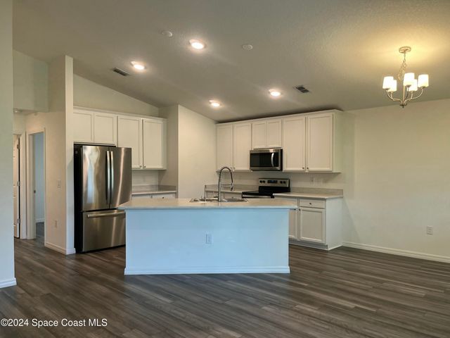 1178 Dania Circle NE, Palm Bay, FL 32905