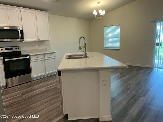 1178 Dania Circle NE, Palm Bay, FL 32905