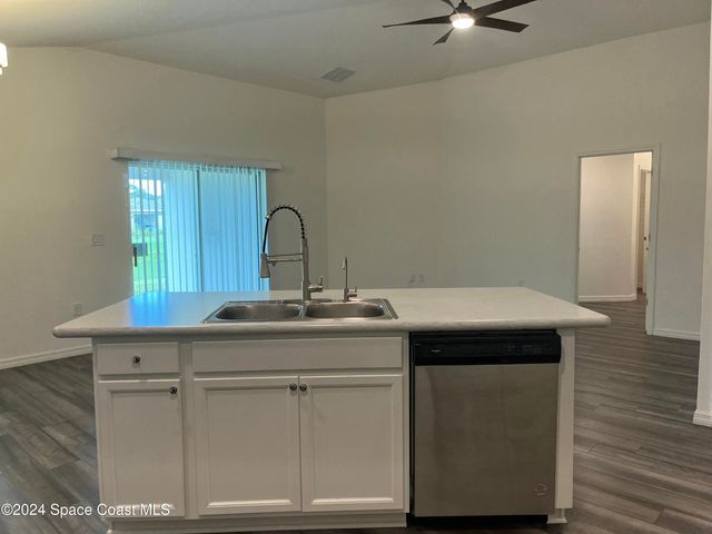 1178 Dania Circle NE, Palm Bay, FL 32905