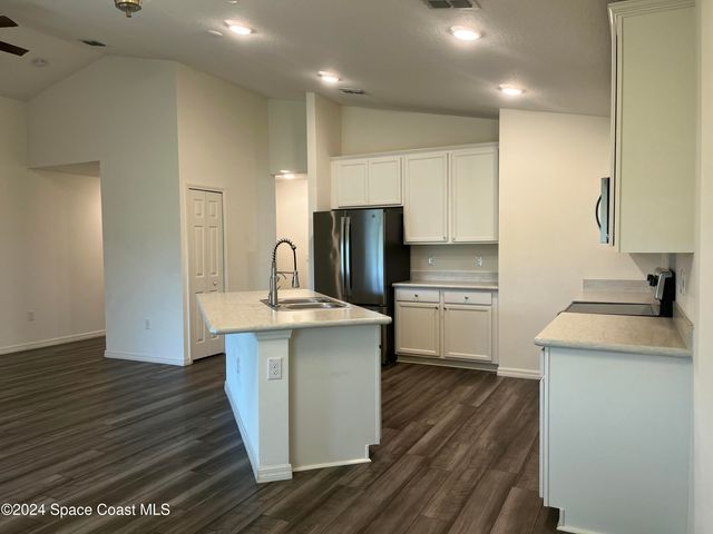 1178 Dania Circle NE, Palm Bay, FL 32905