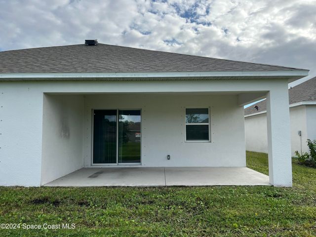 1178 Dania Circle NE, Palm Bay, FL 32905