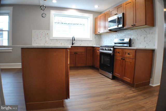 125 E AVON RD, Brookhaven, PA 19015