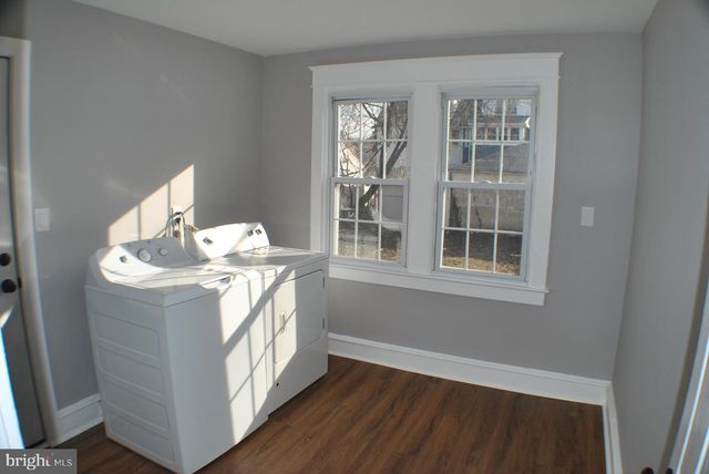 125 E AVON RD, Brookhaven, PA 19015